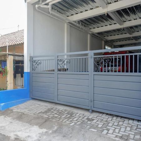 Reddoorz Near Universitas Semarang 2 Alastuwo Ngoại thất bức ảnh